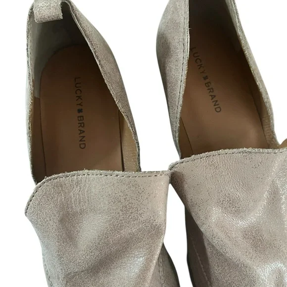 Lucky Brand Women’s MAHZAN Hazel Suede Ankle Bootie size 39/8.5 - Picture 2 of 3